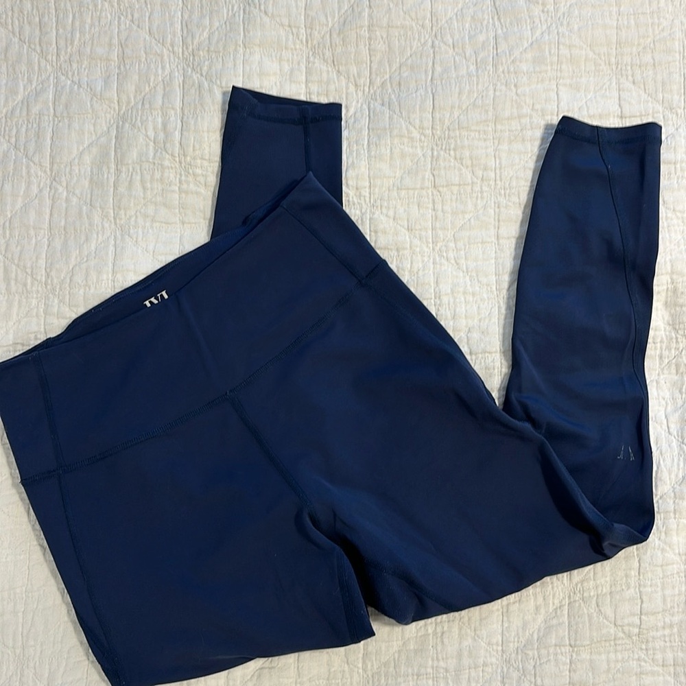 IVL leggings size 8. Navy.